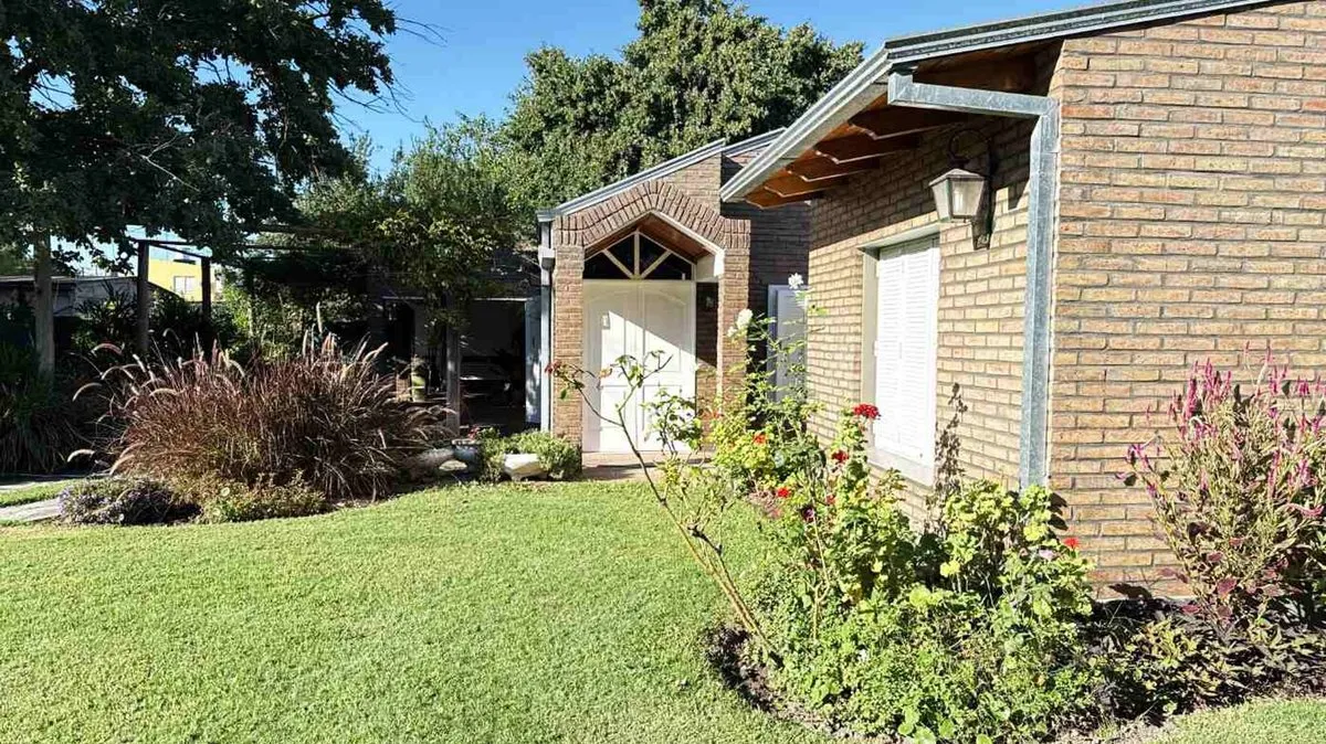 Casa en J. Larrea 1700