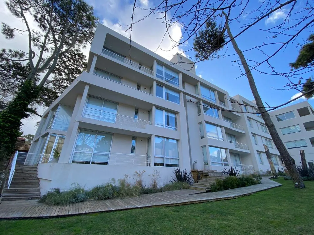 Departamento en Cerezo 0