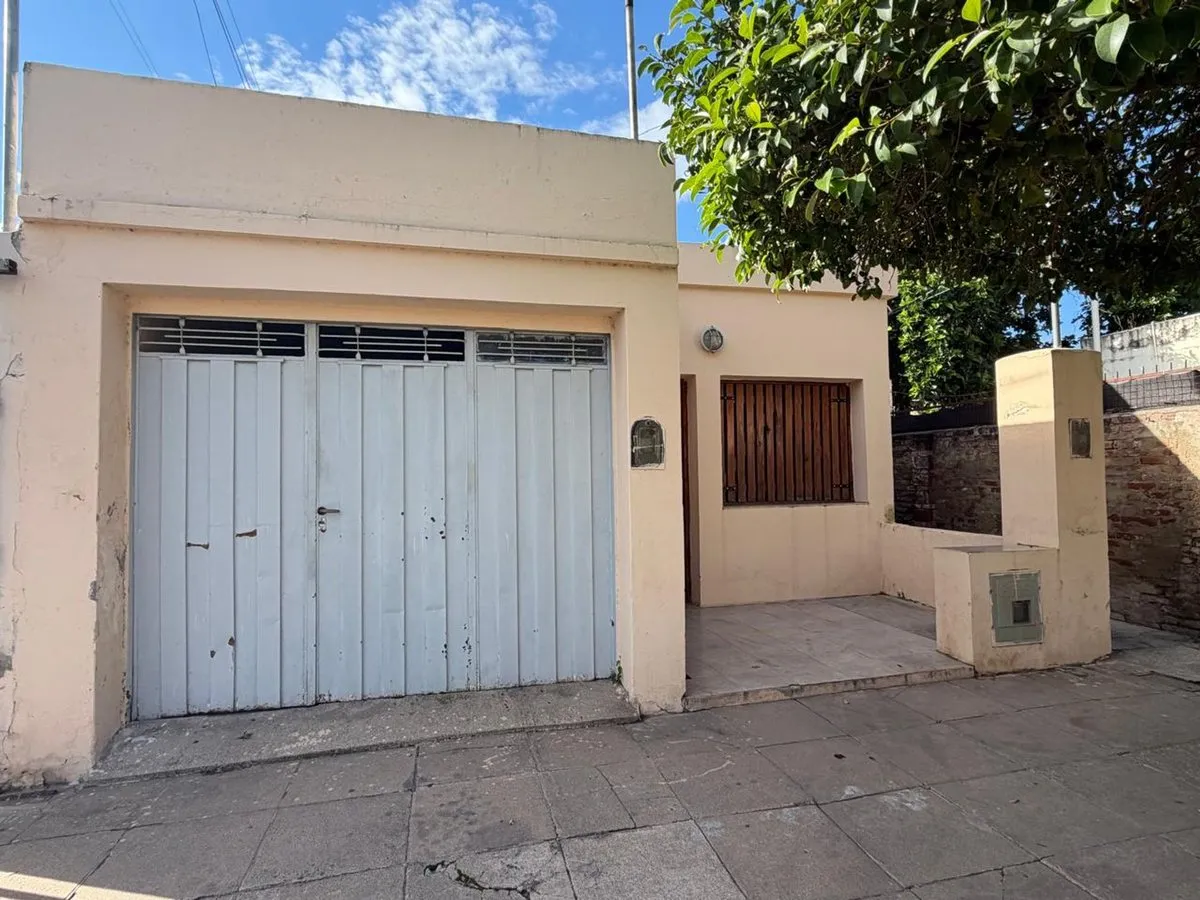 Casa en Larrea 2500