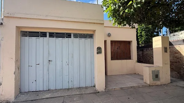 Casa en Larrea 2500