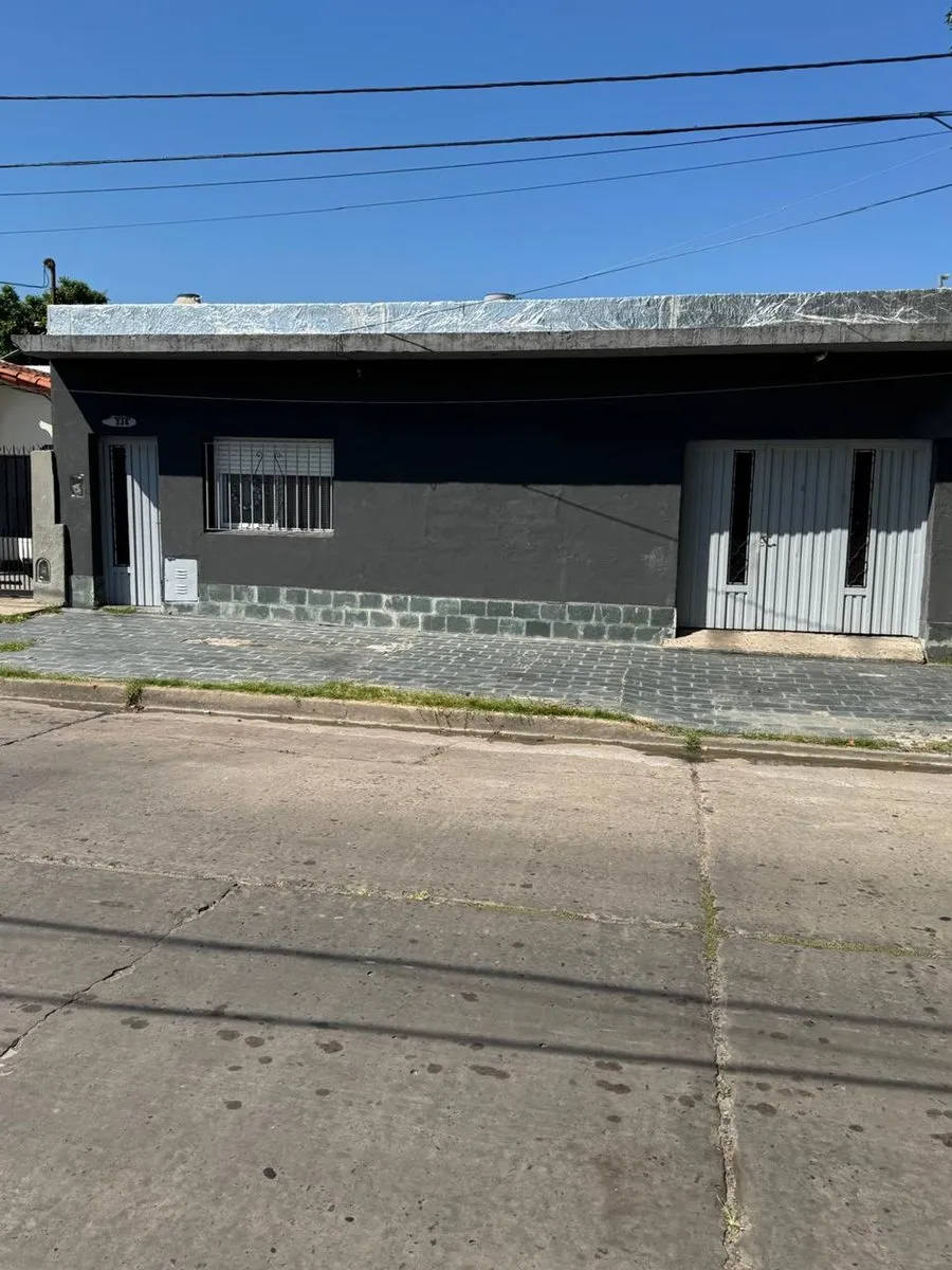 Casa en Tacuarí 300