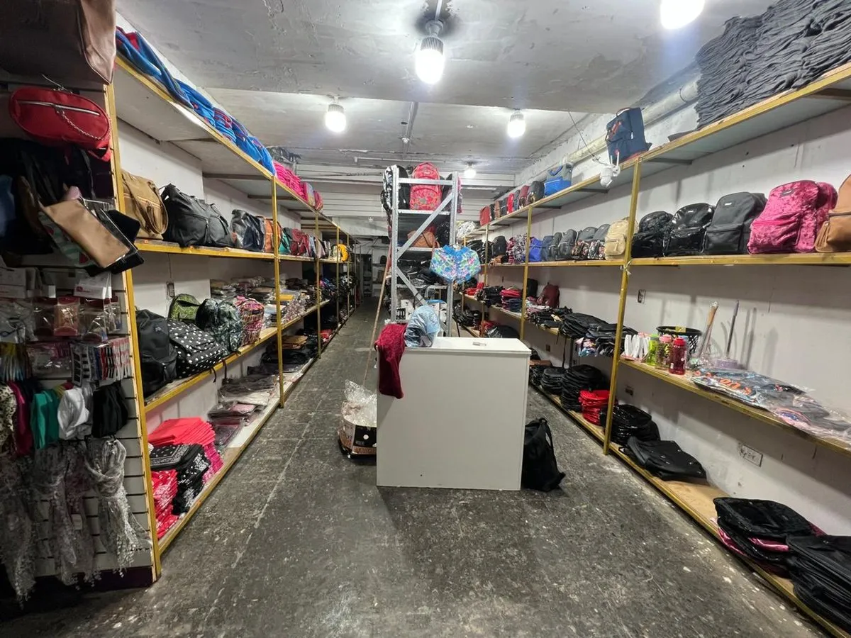 Local Comercial en Avenida Hipólito Yrigoyen 2200