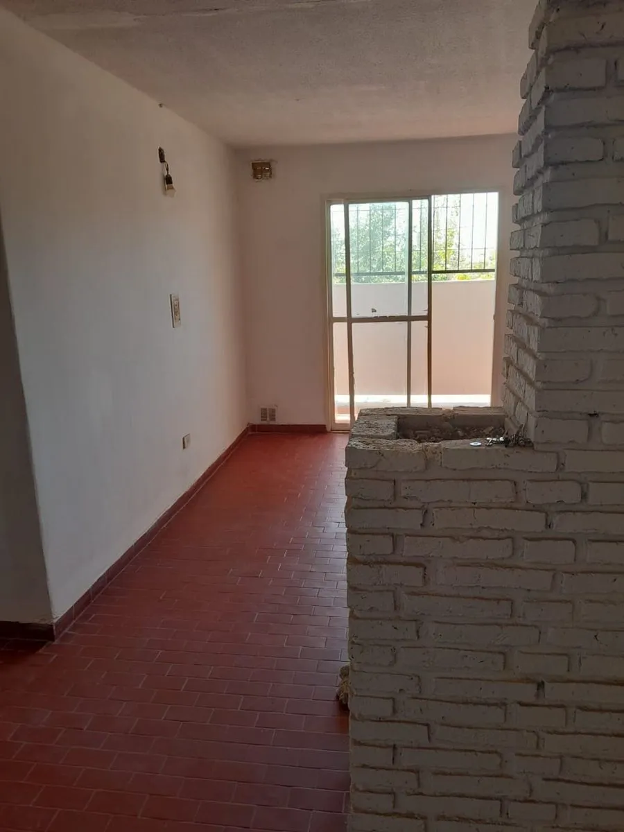 Departamento en Ingeniero Luis A. Huergo y Calle 5 100