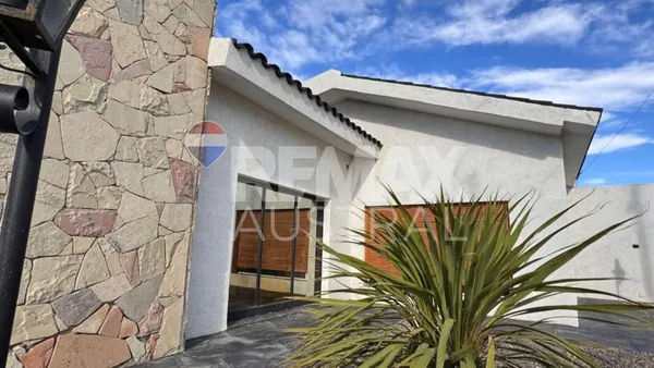 Casa en Avenida Costanera 100