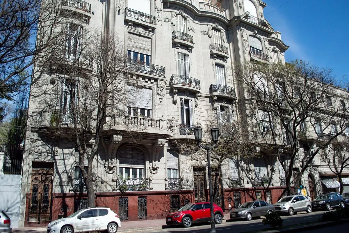 Departamento en Avenida Caseros 900