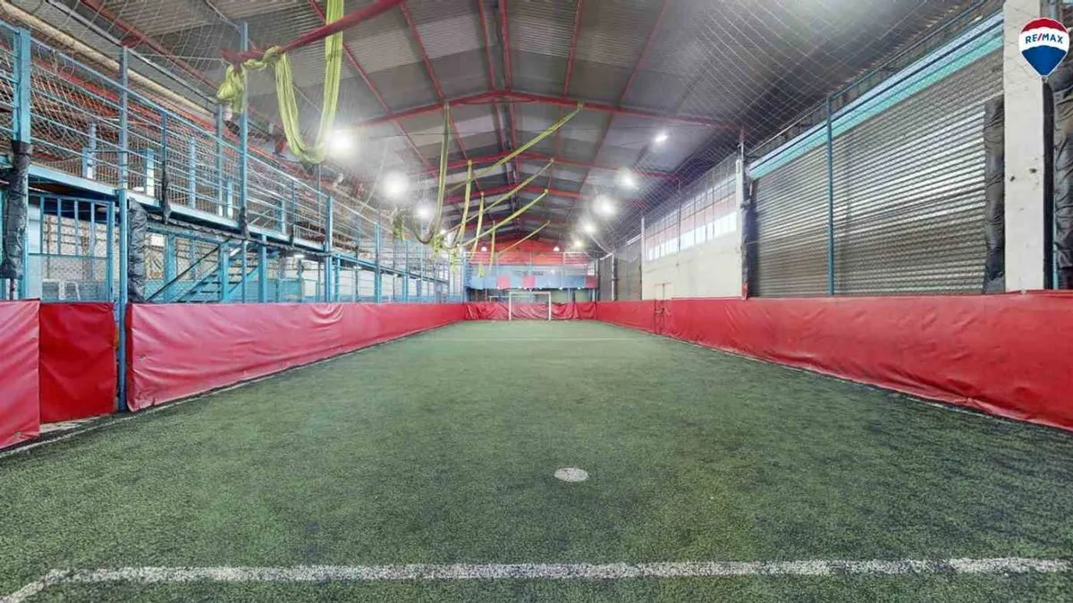 Industria en Donato Alvarez Esq Calle 837 3800