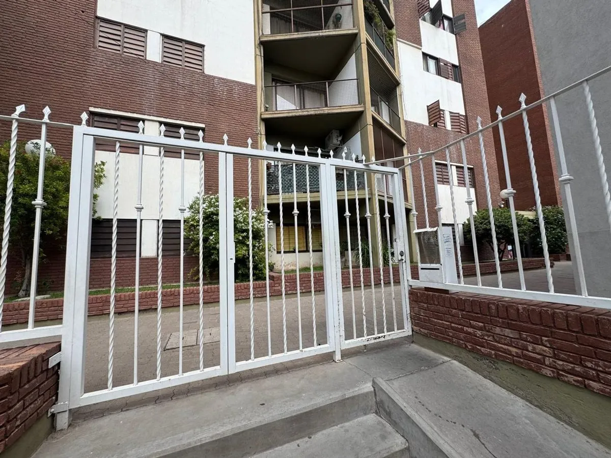 Departamento en Avenida San Martín Sur 400