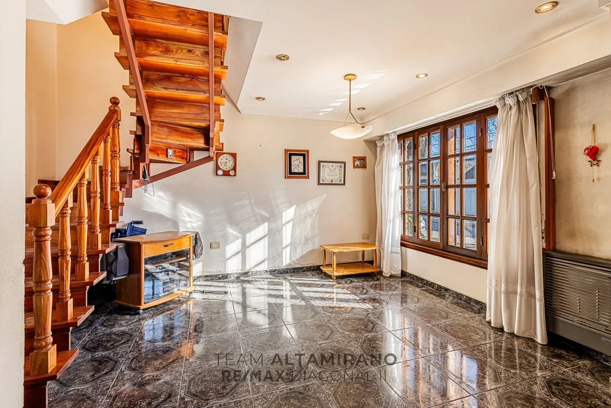 Casa en 164 Entre 12 y 13 1000