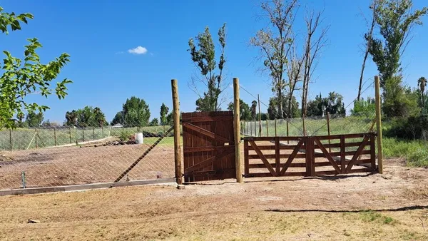 Lote en Aristoteles 0