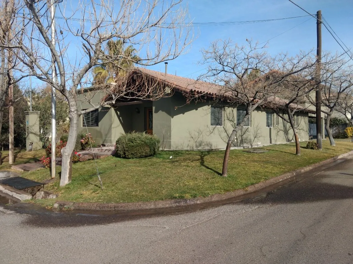 Casa en Miguel de Azquenaga 0