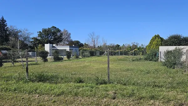 Lote en Federico Luchetti 2800