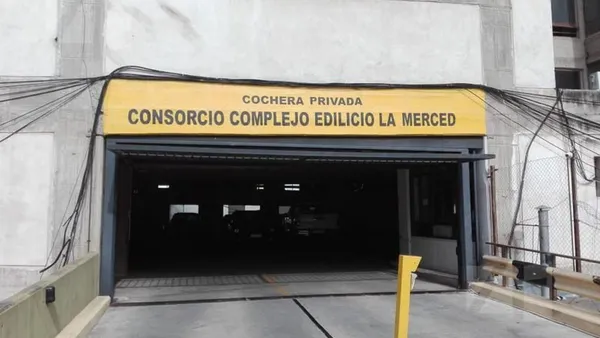 Cochera en Rivadavia 100