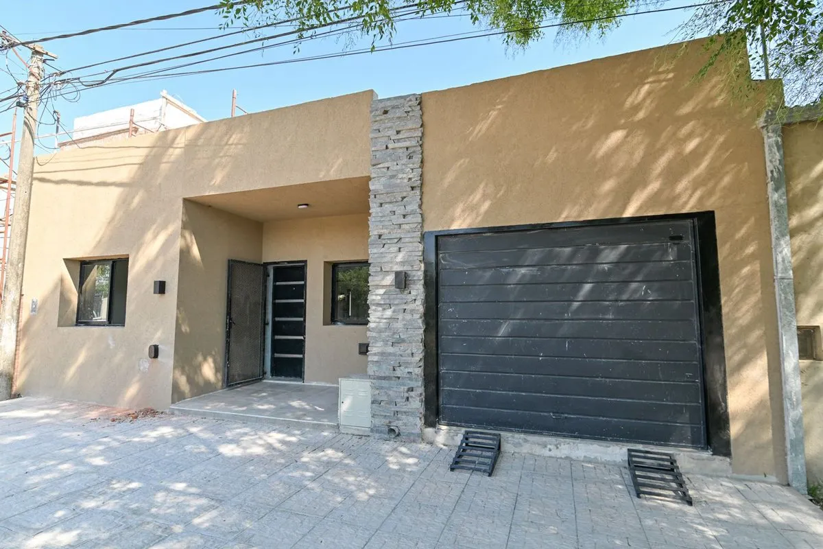 Casa en Juan Bautista Alberdi 1700