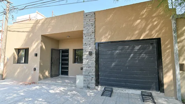 Casa en Juan Bautista Alberdi 1700