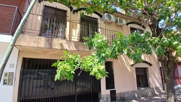 P H en Luis María Campos 1800