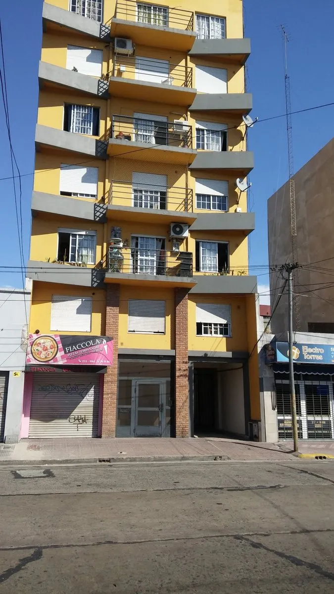 Departamento en Avenida Carlos Pellegrini 100