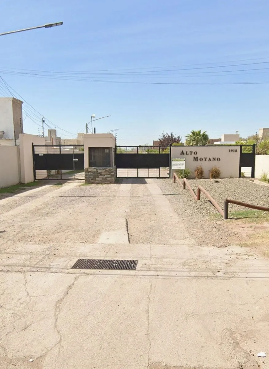 Lote en Tapon Moyano 1900