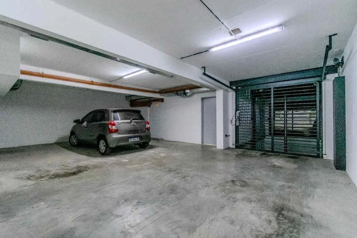 Cochera en Avenida Santa Fe 5200