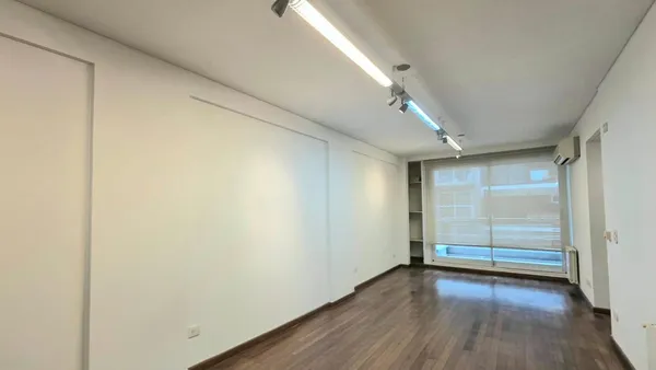 Oficina en José Hernández 2400