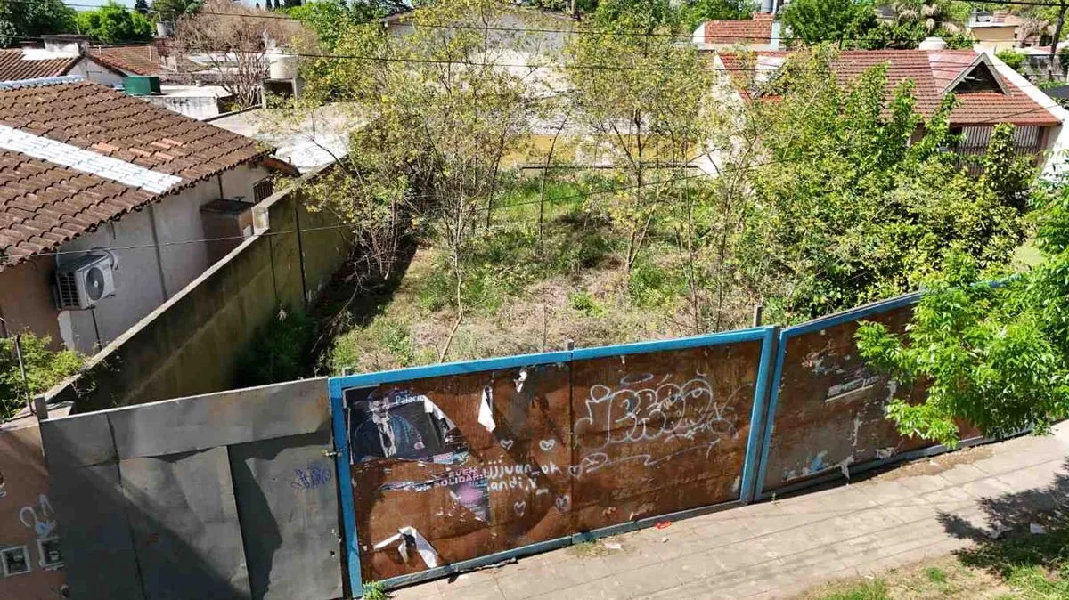 Lote en Constitución 200