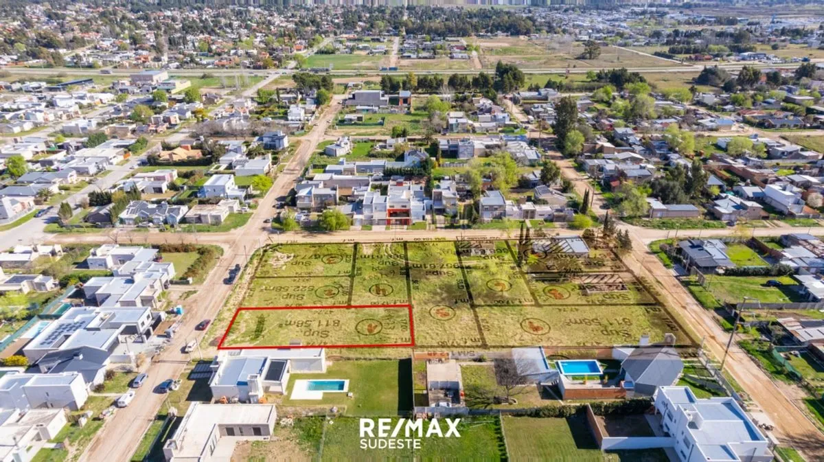Lote en Charcas 4900