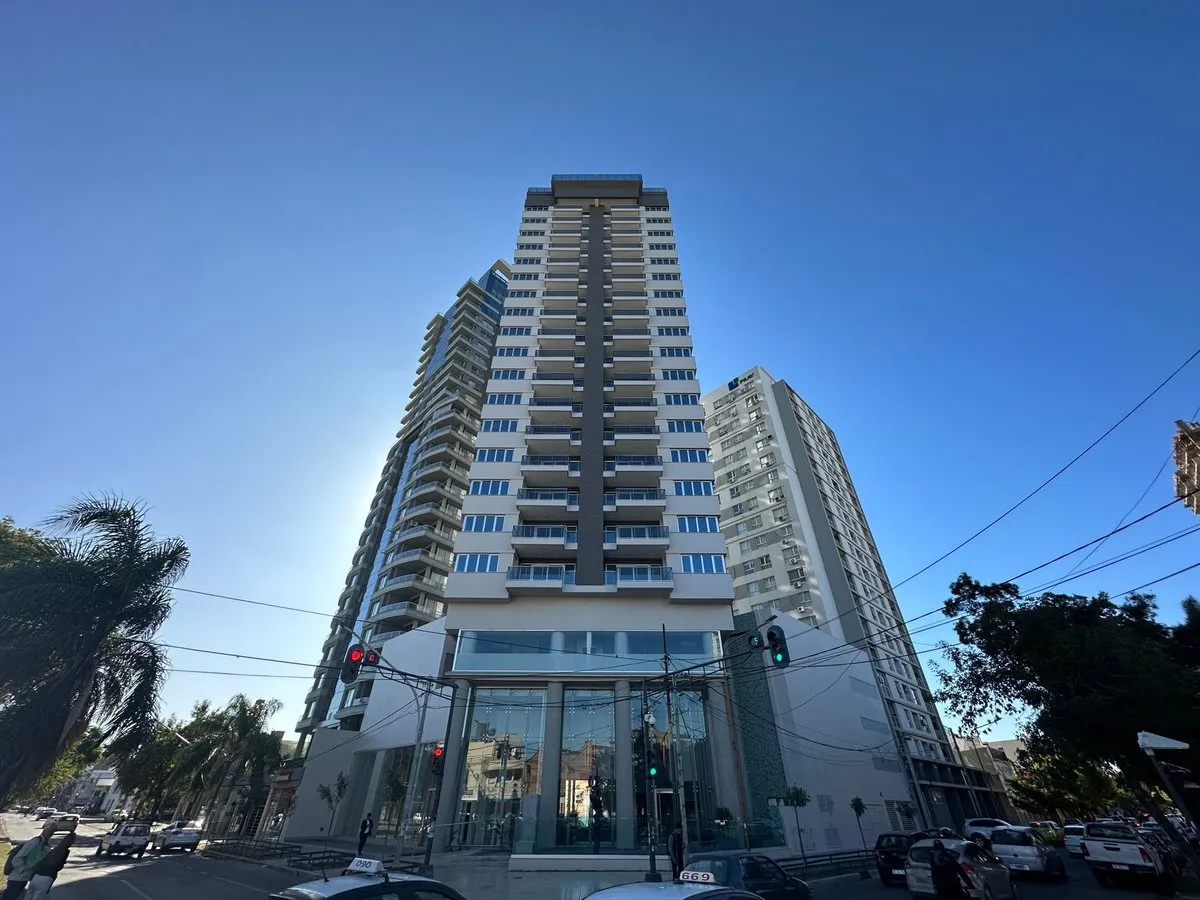 Departamento en Bv Pellegrini 2400