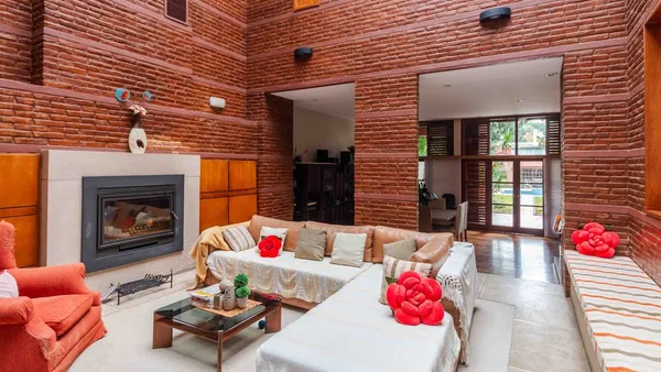 Casa en Angel Monasterio 700