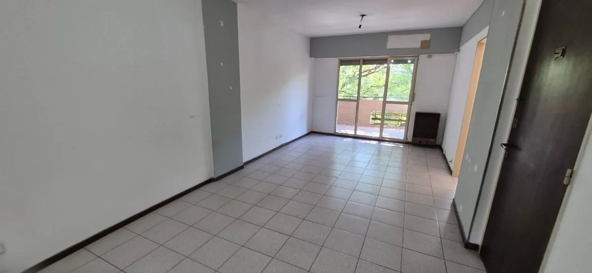 Departamento en Avenida Pellegrini 1200