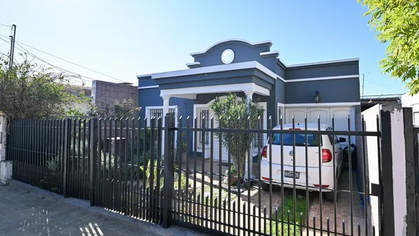 Casa en Azcuénaga 1700
