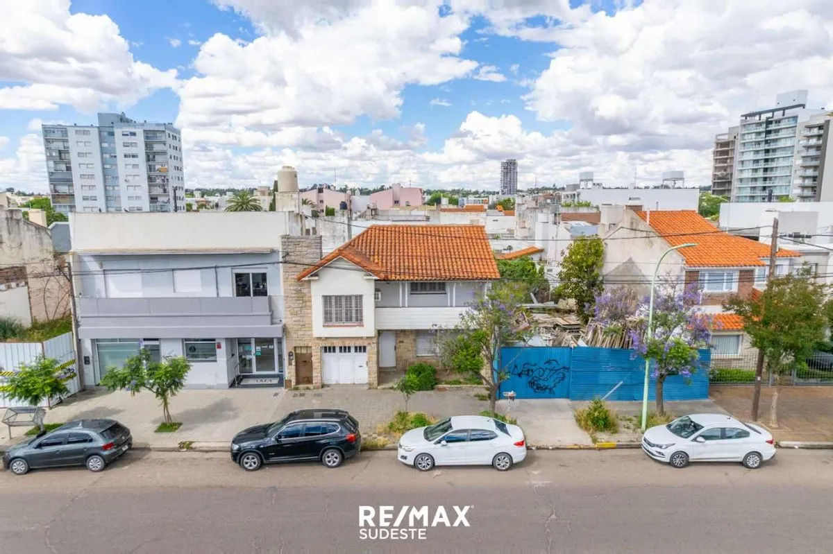 Casa en Avenida Alem 500