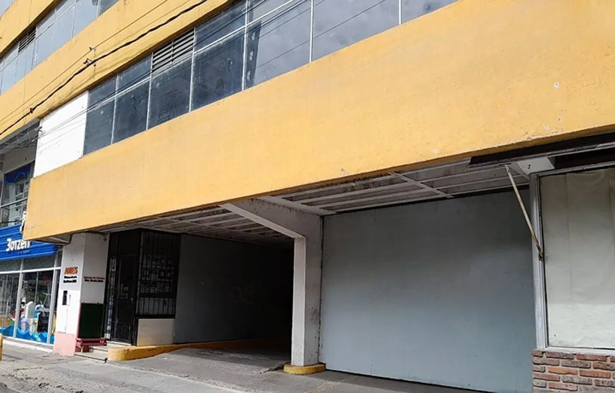 Cochera en Eva Peron 2400