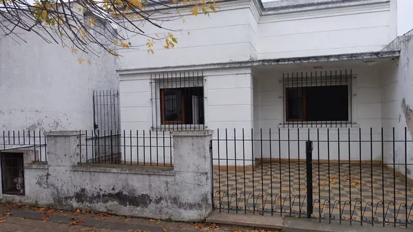 Casa en 13 Entre 160 y 161 3800