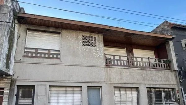 Local Comercial en Almirante Brown 700