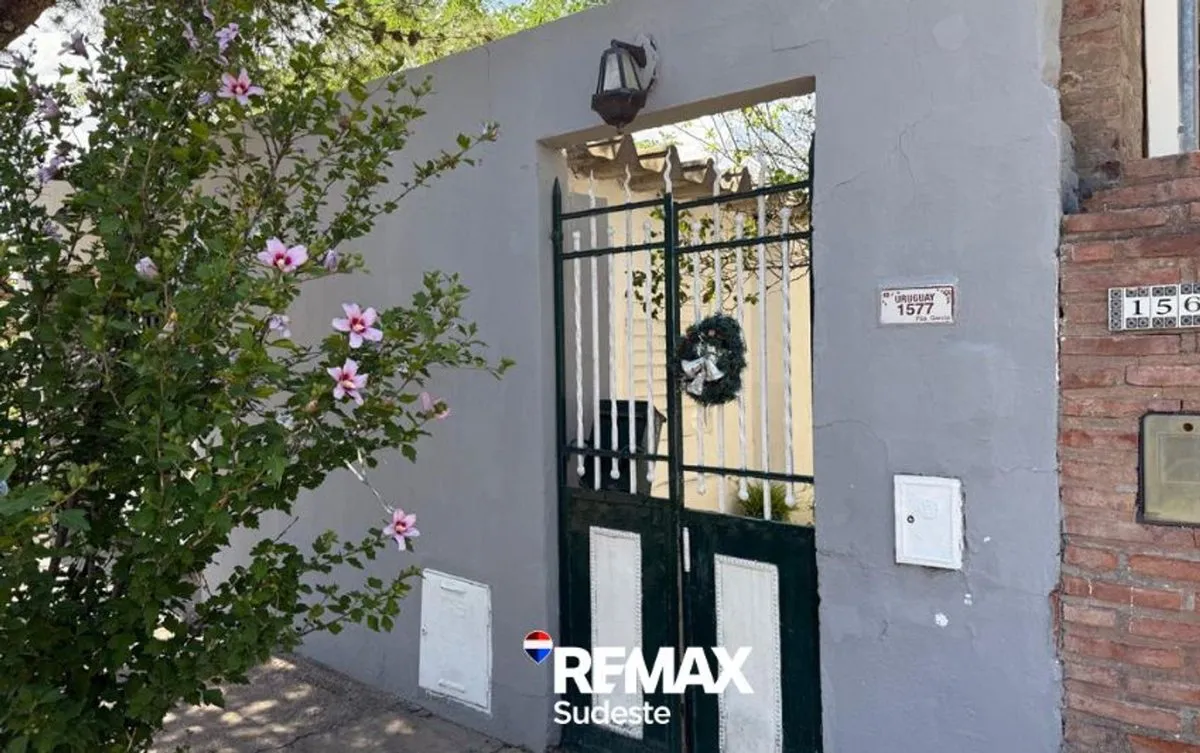 Casa en Calle Uruguay 1500