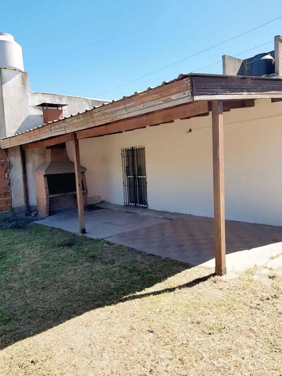 Casa en 200 Entre 46 y 47 0