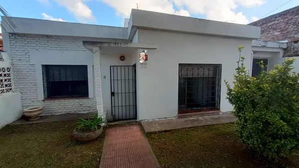 Casa en Octaviano Navarro 4100