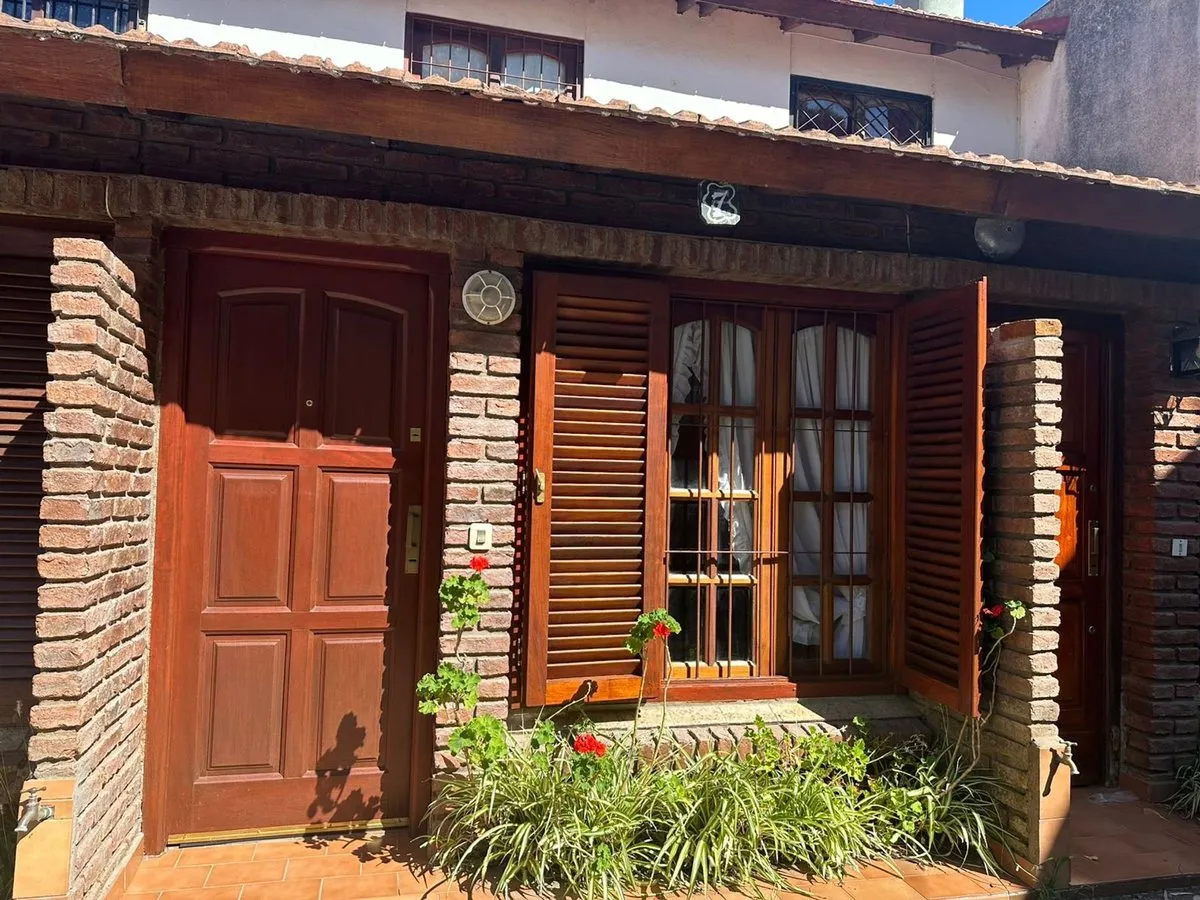 P H en Avenida Bartolomé Mitre 3000