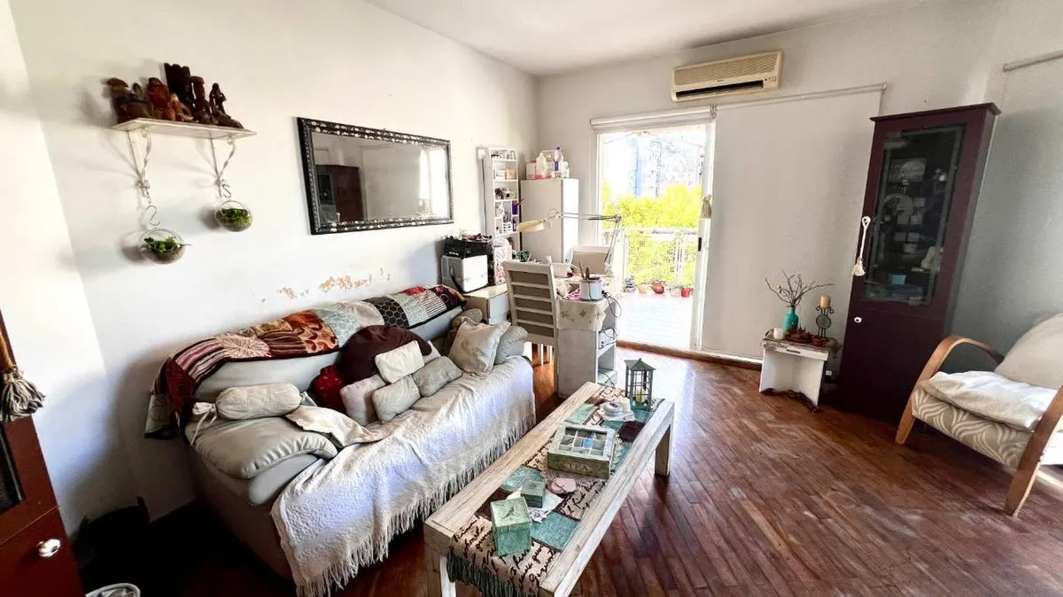 Departamento en Avenida Hipólito Yrigoyen 3400