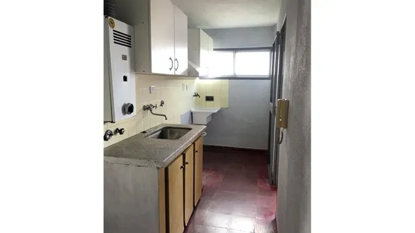 Departamento en Hipolito Irigoyen 1000