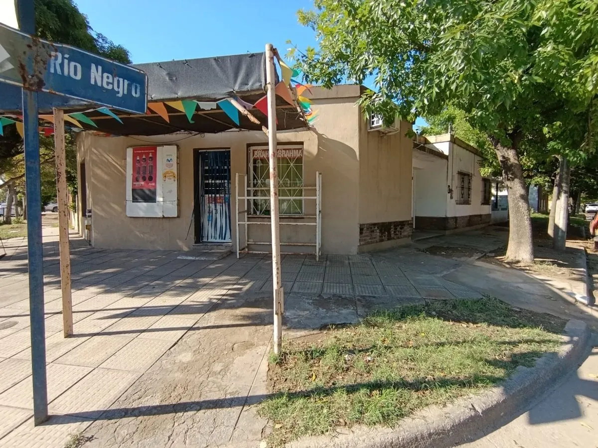 Casa en Almirante Brown 800