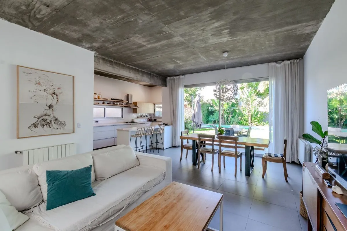 Casa en Maestro Santana 1100