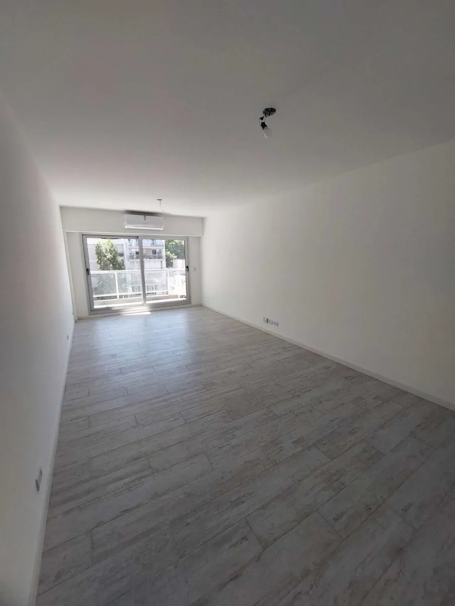Departamento en Av. Godoy Cruz 2300