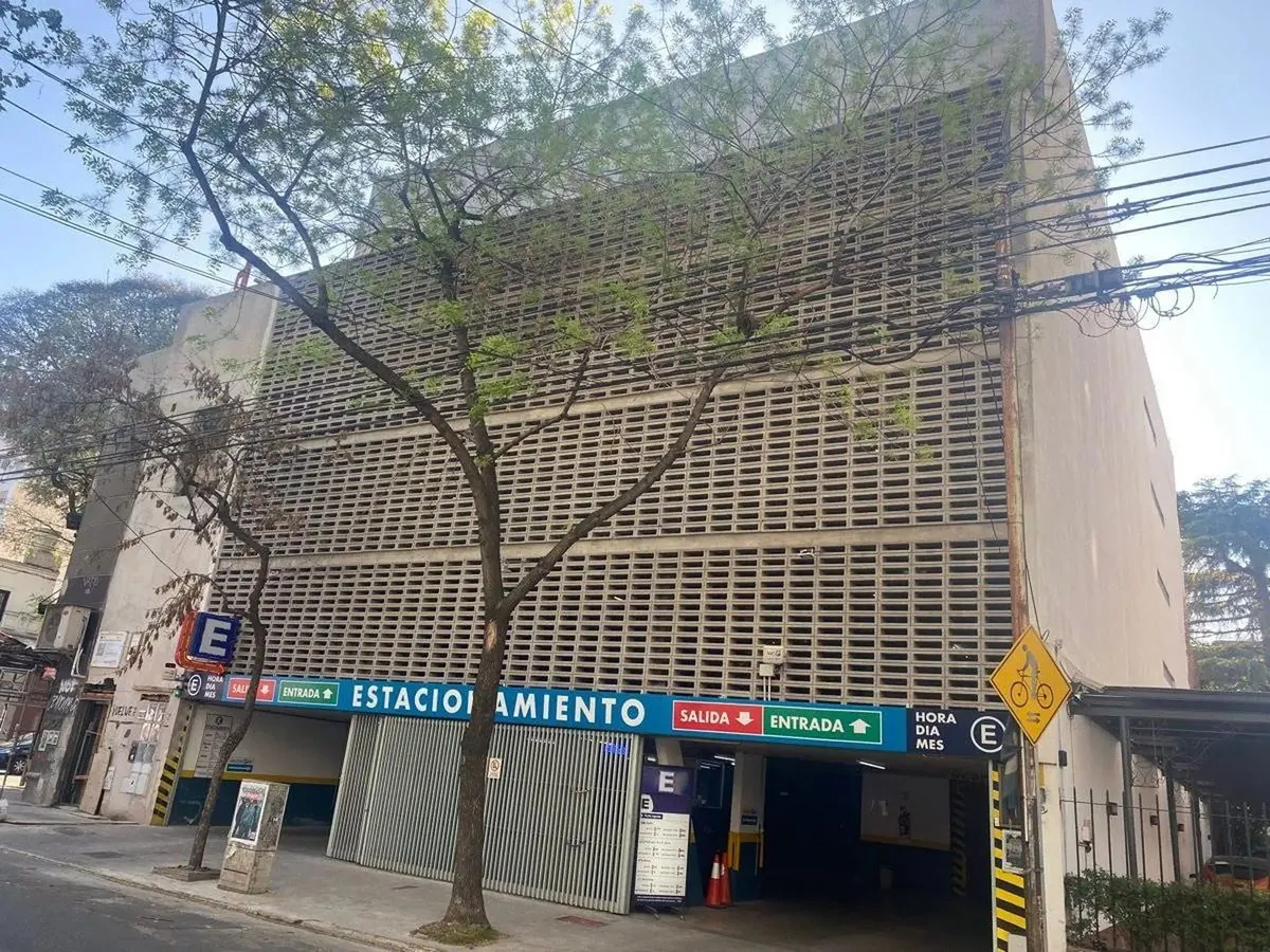 Cochera en Uriarte 1500