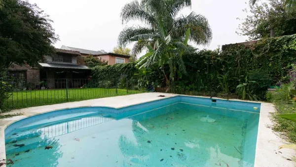Casa en Florencio Varela 100