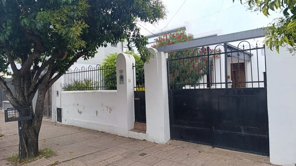 Casa en 25 de Mayo 300