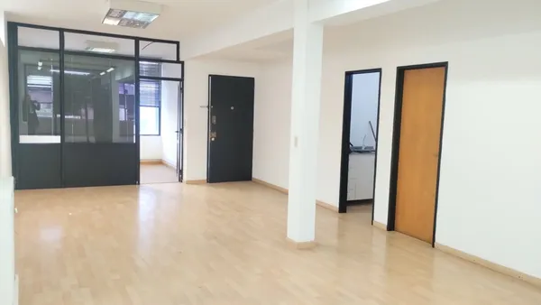 Oficina en Balcarce 800