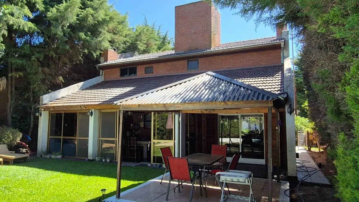 Casa en Escribano Francisco Vazquez 3500