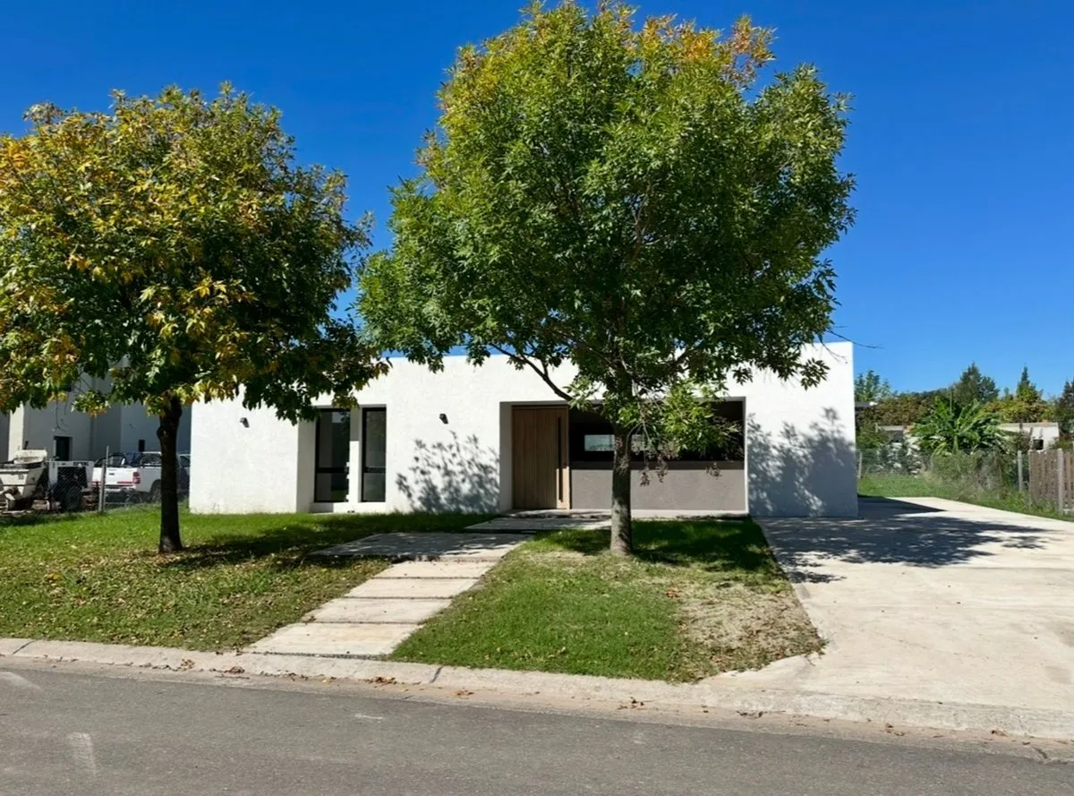 Casa en Roque Petrochi 5300