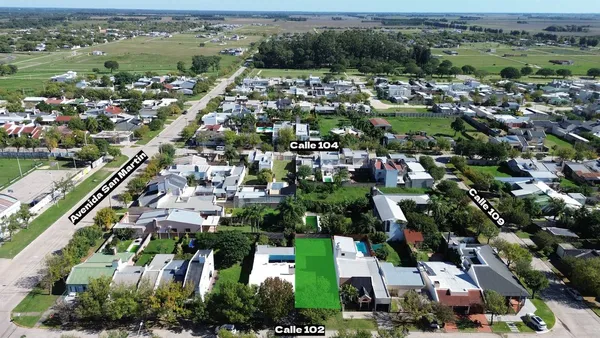 Lote en Calle 102 400