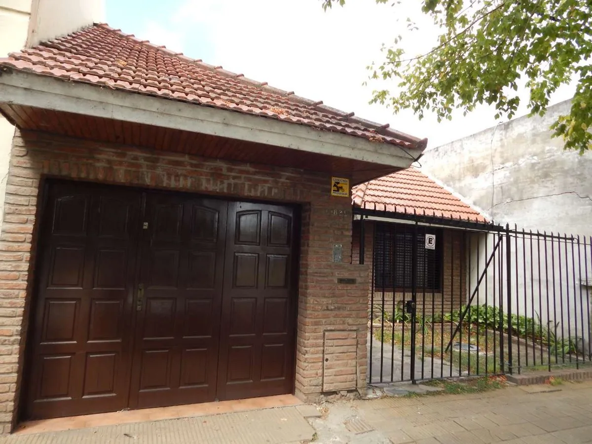 Casa en Avenida 32 Entre 11 y 12 800